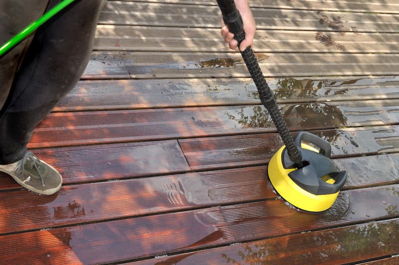 Pressure Washing vs. Soft Washing: Choosing the Right Technique for Your Home