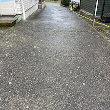 Expert-Driveway-Pressure-Washing-Services-Restore-Your-Driveways-Clean-Look 5